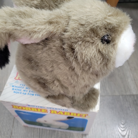 New VINTAGE ROBBY Rabbit Battery Operated Toy - - Picture 3 of 6